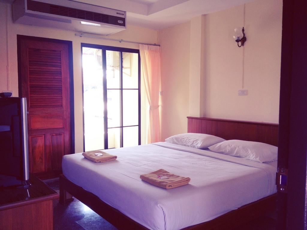 Safe House Court Hotel Chiang Mai Quarto foto