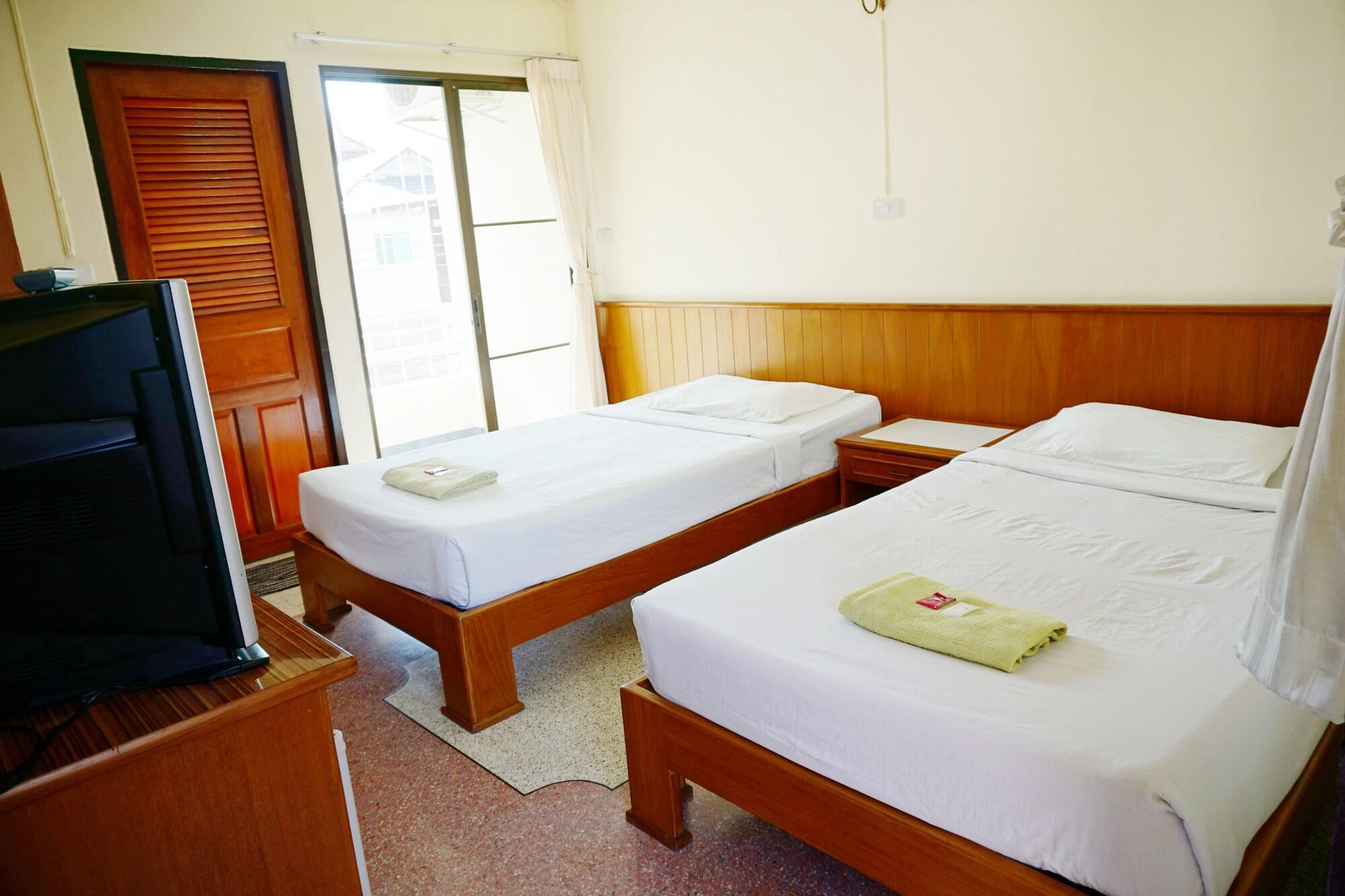 Safe House Court Hotel Chiang Mai Exterior foto
