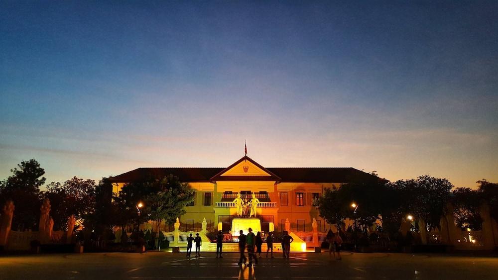 Safe House Court Hotel Chiang Mai Exterior foto