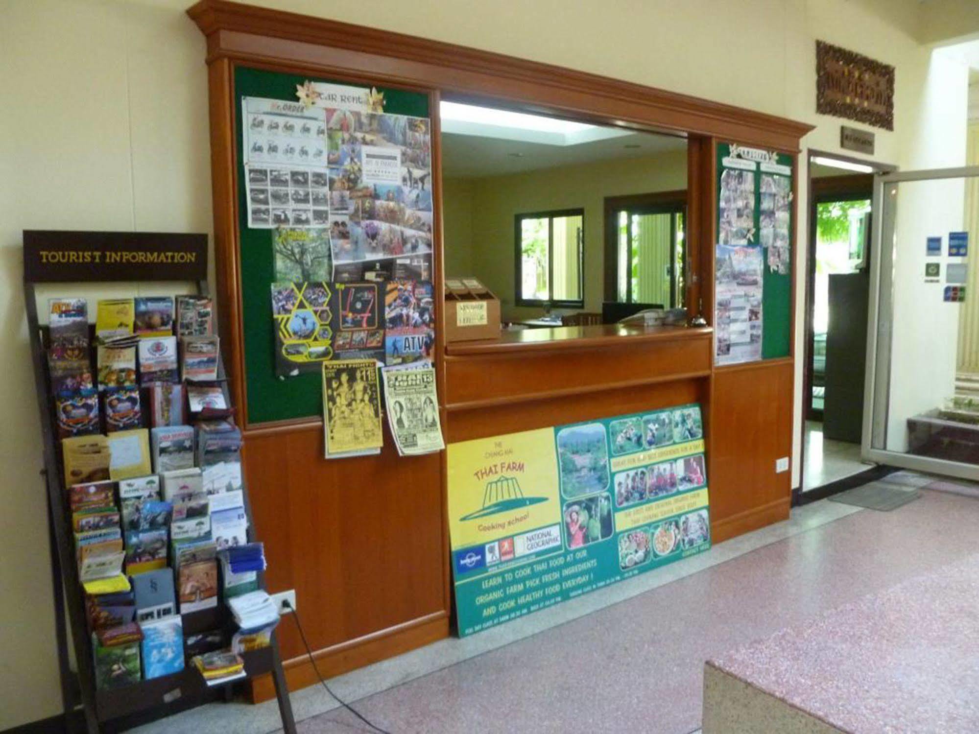 Safe House Court Hotel Chiang Mai Exterior foto