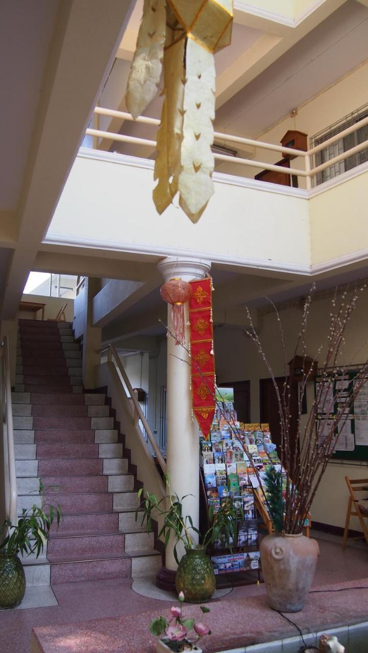 Safe House Court Hotel Chiang Mai Exterior foto